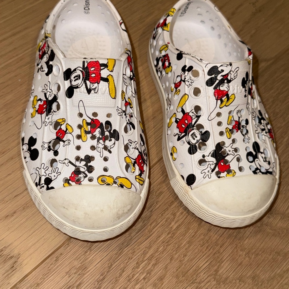 Native Kids Sneakers - White and Red Mickey Design